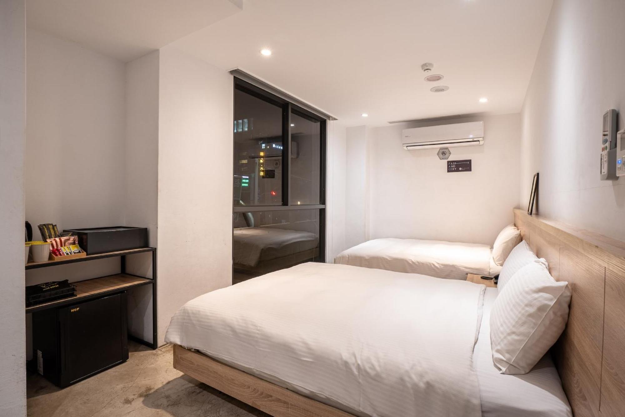 Chase Hotel Taichung Eksteriør billede