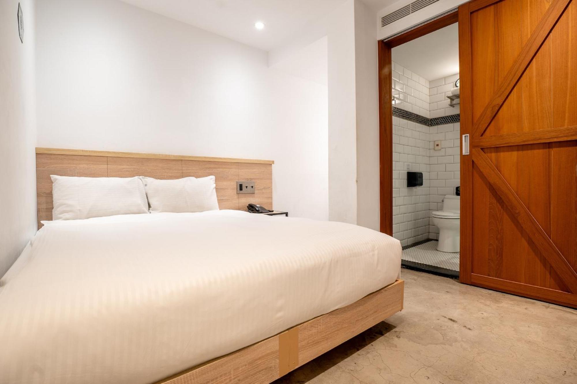 Chase Hotel Taichung Eksteriør billede